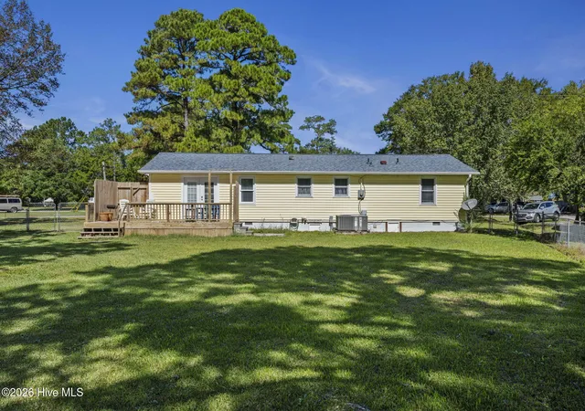 Photo 4 of Single family home for sale at 2912 Newport Cir, Newport, NC 28570 | MLS# 100610034 | Listing updated on 2026-10-27