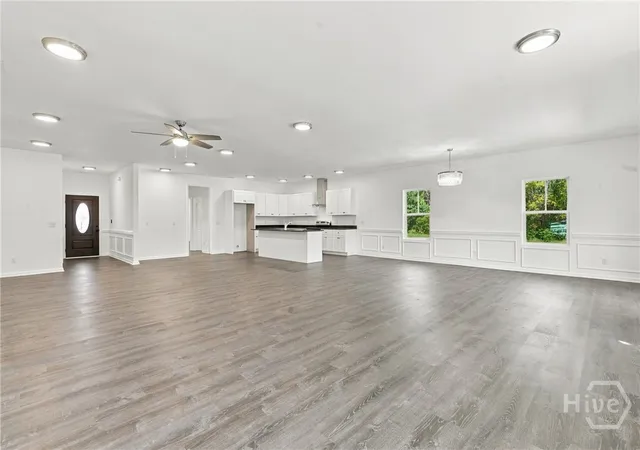 Photo 3 of Single family home for sale at 124 Wright St, Savannah, GA 31408 | MLS# SA366619 | Listing updated on 2026-10-21