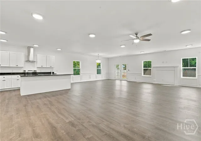 Photo 4 of Single family home for sale at 124 Wright St, Savannah, GA 31408 | MLS# SA366619 | Listing updated on 2026-10-21