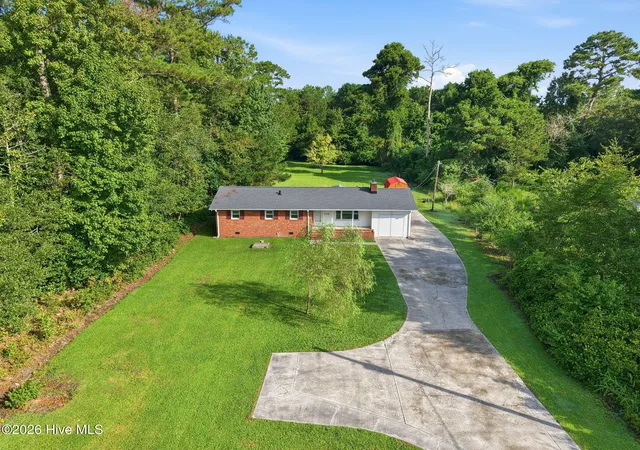 Photo 1 of Single family home for sale at 2316 Burgaw Hwy, Jacksonville, NC 28540 | MLS# 100600339 | Listing updated on 2026-09-22
