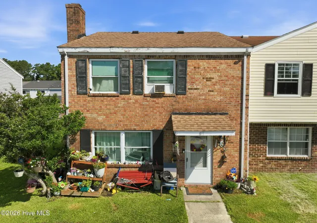 Photo 1 of Townhouse for sale at 611 Myrtlewood Cir, Jacksonville, NC 28546 | MLS# 100602510 | Listing updated on 2026-09-10