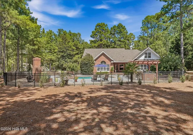 Photo 3 of Single family home for sale at 10 Ashkirk Dr, Pinehurst, NC 28374 | MLS# 100604116 | Listing updated on 2026-10-20