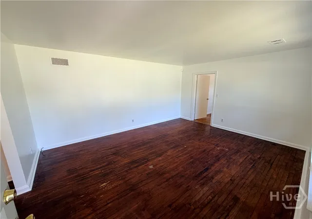Photo 3 of Single family home for sale at 3207 Woodlawn Dr, Savannah, GA 31404 | MLS# SA365556 | Listing updated on 2026-10-19
