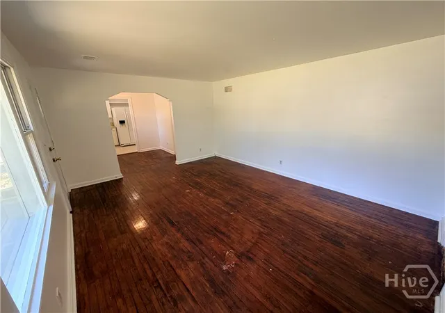 Photo 4 of Single family home for sale at 3207 Woodlawn Dr, Savannah, GA 31404 | MLS# SA365556 | Listing updated on 2026-10-19