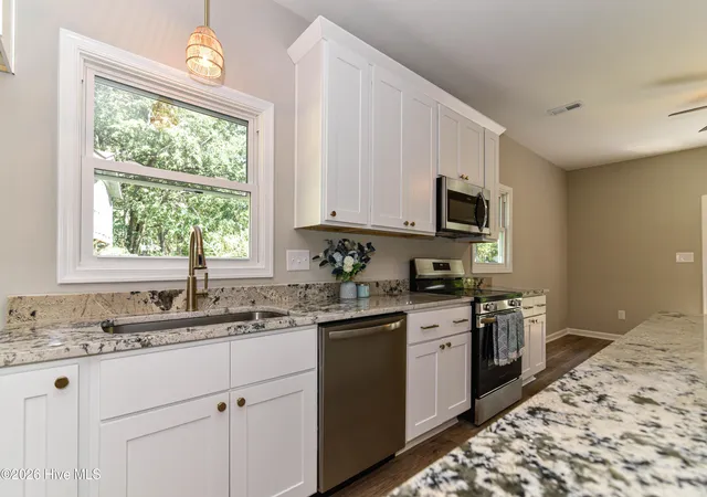 Photo 4 of Single family home for sale at 407 Dogwood Dr, Edenton, NC 27932 | MLS# 100602421 | Listing updated on 2026-10-08