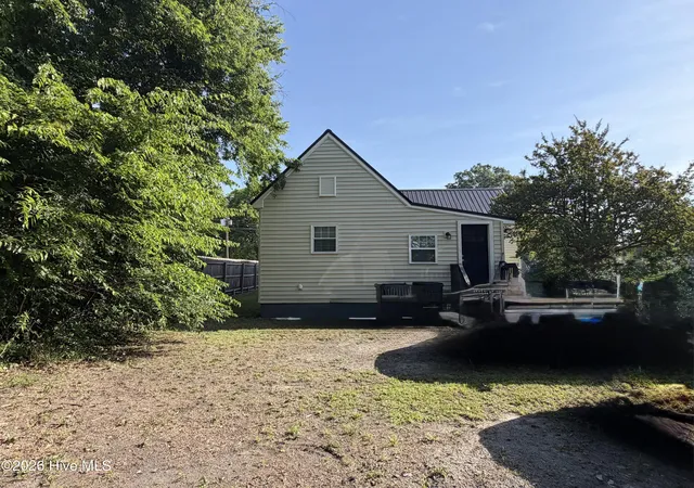Photo 3 of Single family home for sale at 204 E Oak St, Goldsboro, NC 27530 | MLS# 100580188 | Listing updated on 2026-09-14