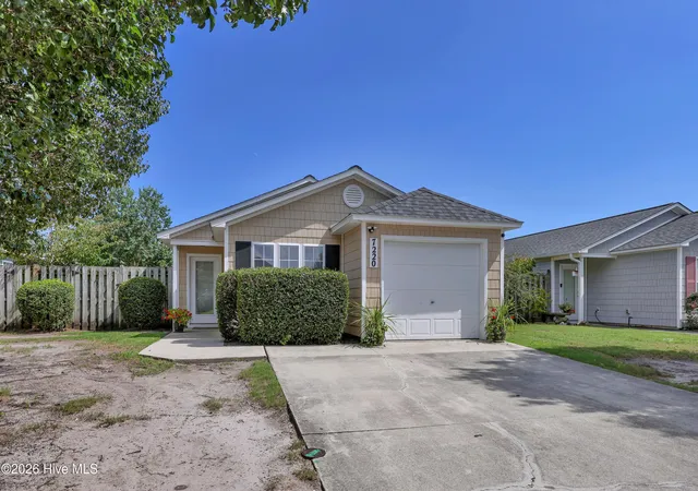 Photo 3 of Single family home for sale at 7220 Haskell Ct, Wilmington, NC 28411 | MLS# 100600407 | Listing updated on 2026-09-06