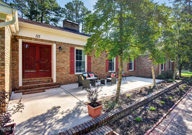 Photo 3 of Single family home for sale at 113 Clarendon Rd, Ahoskie, NC 27910 | MLS# 100602460 | Listing updated on 2026-09-22