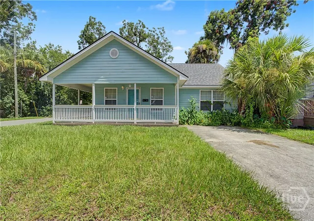 Photo 2 of Single family home for sale at 1202 E Waldburg St, Savannah, GA 31404 | MLS# SA363314 | Listing updated on 2026-09-09