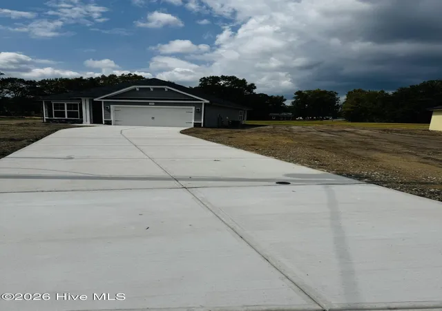 Photo 2 of Single family home for sale at 504 S Carey St, La Grange, NC 28551 | MLS# 100586906 | Listing updated on 2026-10-21
