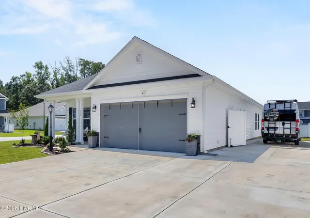 Photo 3 of Single family home for sale at 739 Greenwich Pl, Richlands, NC 28574 | MLS# 100601315 | Listing updated on 2026-09-04
