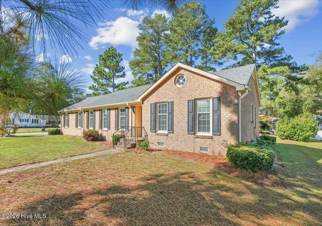 Photo 2 of Single family home for sale at 3000 Camelot Dr, Kinston, NC 28504 | MLS# 100610665 | Listing updated on 2026-10-27