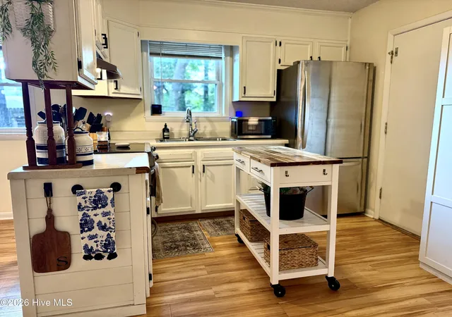 Photo 3 of Single family home for sale at 517 Voltaire Pl, Wilmington, NC 28412 | MLS# 100606518 | Listing updated on 2026-10-28
