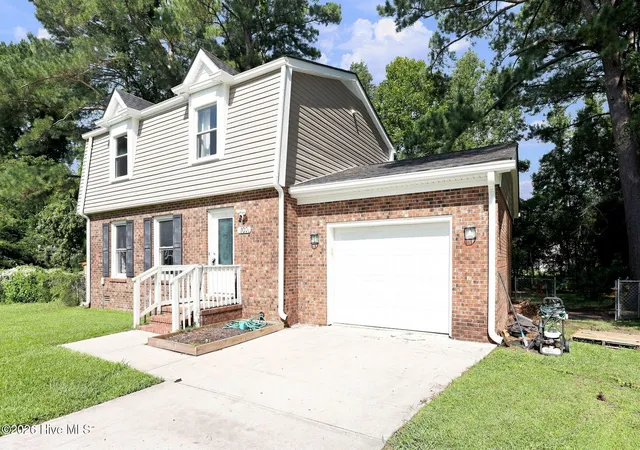 Photo 2 of Single family home for sale at 107 Northview Ct, Jacksonville, NC 28546 | MLS# 100600329 | Listing updated on 2026-09-15