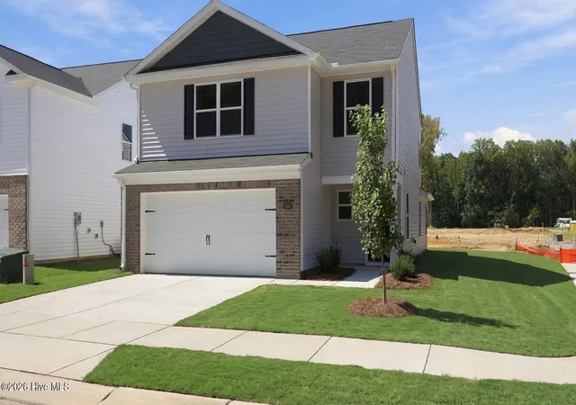 Photo 3 of Single family home for sale at 2100 Montalvan Dr, Greenville, NC 27834 | MLS# 100582103 | Listing updated on 2026-09-14