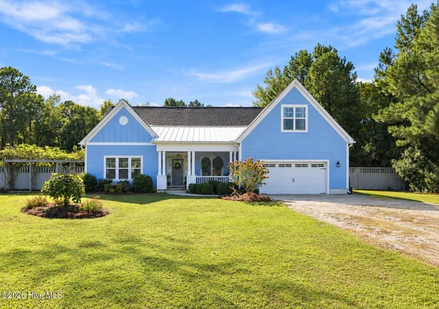 Photo 1 of Single family home for sale at 638 Edgewood Ave, Newport, NC 28570 | MLS# 100610740 | Listing updated on 2026-10-29