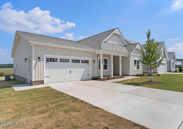 Photo 4 of Single family home for sale at 1312 Mona Psge Ct, New Bern, NC 28560 | MLS# 100600419 | Listing updated on 2026-09-03