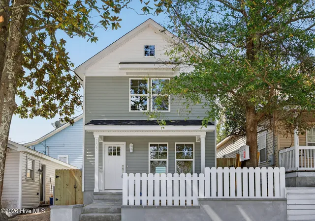 Photo 2 of Single family home for sale at 703 N 11th Street, Wilmington, NC 28401 | MLS# 100542142 | Listing updated on 2026-09-08