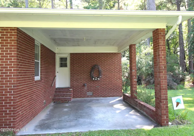 Photo 3 of Single family home for sale at 2462 Highway 70 E, Beaufort, NC 28516 | MLS# 100600712 | Listing updated on 2026-09-18