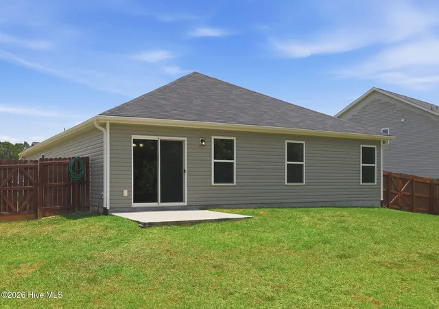 Photo 3 of Single family home for sale at 320 Adobe Ln, Jacksonville, NC 28546 | MLS# 100600370 | Listing updated on 2026-09-01