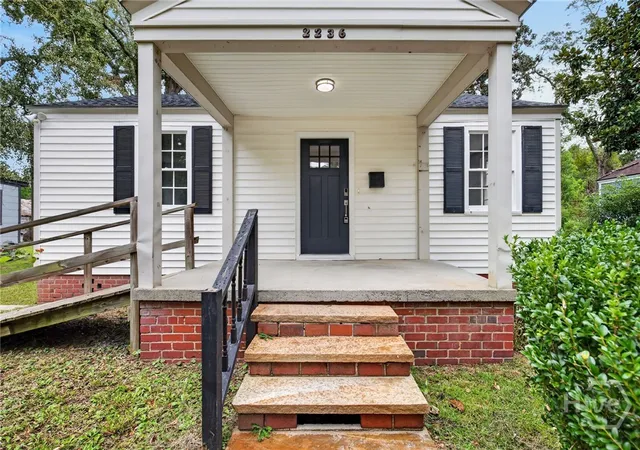 Photo 3 of Single family home for sale at 2236 Greenwood St, Savannah, GA 31404 | MLS# SA366331 | Listing updated on 2026-10-18