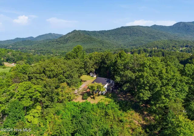 Photo 2 of Single family home for sale at 289 Bethabara Rd, Hayesville, NC 28904 | MLS# 100601383 | Listing updated on 2026-09-04