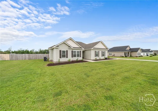 Photo 2 of Single family home for sale at 605 Fescue Dr, Statesboro, GA 30458 | MLS# SA364383 | Listing updated on 2026-09-20