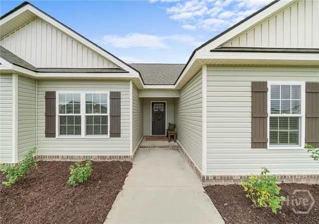 Photo 3 of Single family home for sale at 605 Fescue Dr, Statesboro, GA 30458 | MLS# SA364383 | Listing updated on 2026-09-20