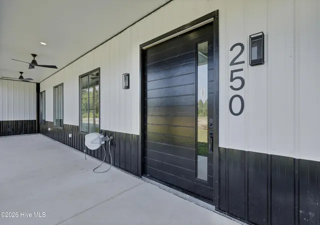 Photo 4 of Single family home for sale at 250 Pilchers Branch Rd, Holly Ridge, NC 28445 | MLS# 100600985 | Listing updated on 2026-09-23