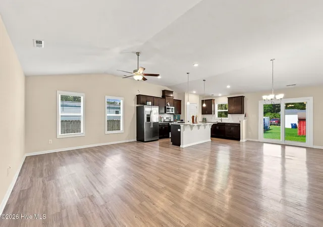 Photo 4 of Single family home for sale at 621 W Beaufort Rd, Beaufort, NC 28516 | MLS# 100558257 | Listing updated on 2026-09-10