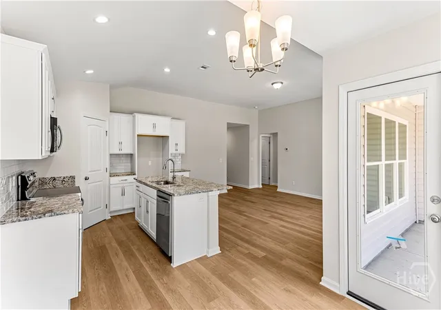 Photo 3 of Single family home for sale at 160 Orkney Rd, Savannah, GA 31407 | MLS# SA364559 | Listing updated on 2026-09-14