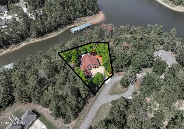 Photo 3 of Single family home for sale at 128 Waters Edge Dr, Mc Cormick, SC 29835 | MLS# 100602849 | Listing updated on 2026-09-26