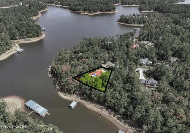 Photo 4 of Single family home for sale at 128 Waters Edge Dr, Mc Cormick, SC 29835 | MLS# 100602849 | Listing updated on 2026-09-26