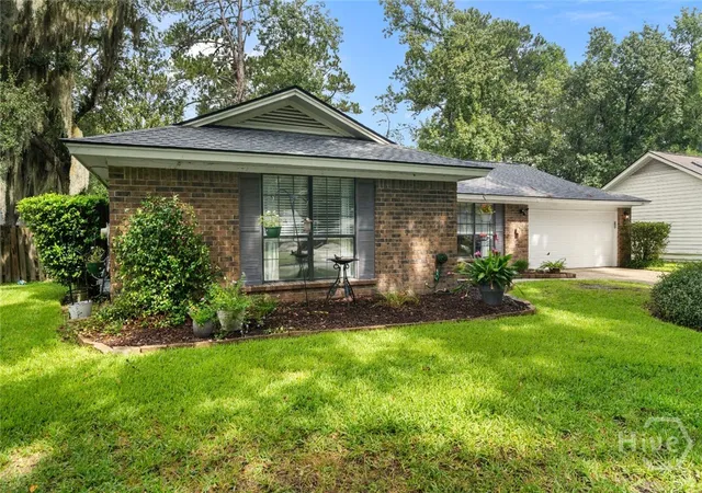 Photo 2 of Single family home for sale at 8 Bristlecone Ct, Savannah, GA 31419 | MLS# SA364452 | Listing updated on 2026-09-11