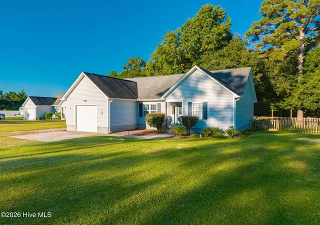 Photo 1 of Single family home for sale at 126 Joans Hvn Dr, Newport, NC 28570 | MLS# 100601049 | Listing updated on 2026-09-21