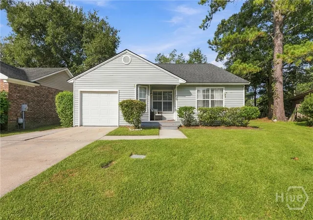 Photo 1 of Single family home for sale at 137 Crossover Ln, Savannah, GA 31410 | MLS# SA365472 | Listing updated on 2026-10-19
