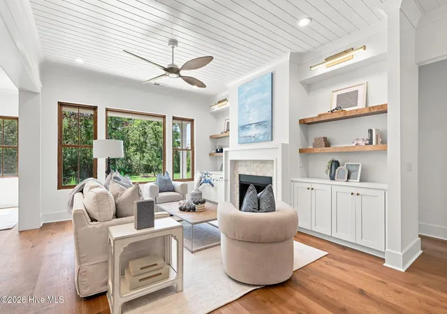 Photo 4 of Single family home for sale at 404 Summer Duck Dr, Beaufort, NC 28516 | MLS# 100542958 | Listing updated on 2026-09-14