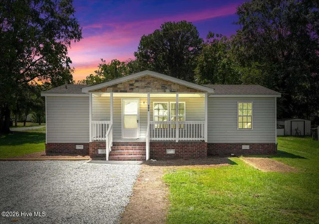 Photo 2 of Single family home for sale at 208 E Boundary St, La Grange, NC 28551 | MLS# 100601925 | Listing updated on 2026-09-07