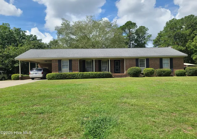 Photo 1 of Single family home for sale at 2904 Graham Dr, Kinston, NC 28504 | MLS# 100602829 | Listing updated on 2026-09-11