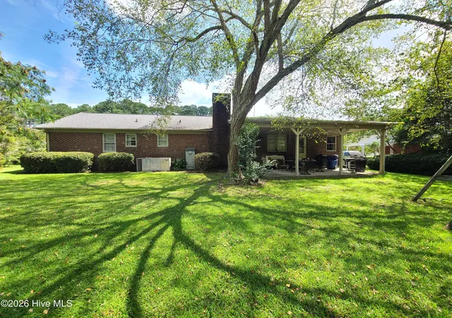 Photo 2 of Single family home for sale at 2904 Graham Dr, Kinston, NC 28504 | MLS# 100602829 | Listing updated on 2026-09-11