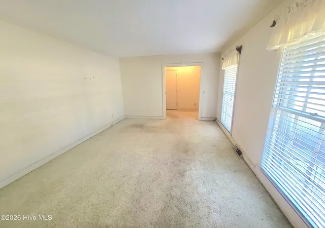 Photo 3 of Single family home for sale at 2904 Graham Dr, Kinston, NC 28504 | MLS# 100602829 | Listing updated on 2026-09-11