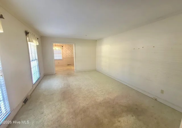 Photo 4 of Single family home for sale at 2904 Graham Dr, Kinston, NC 28504 | MLS# 100602829 | Listing updated on 2026-09-11