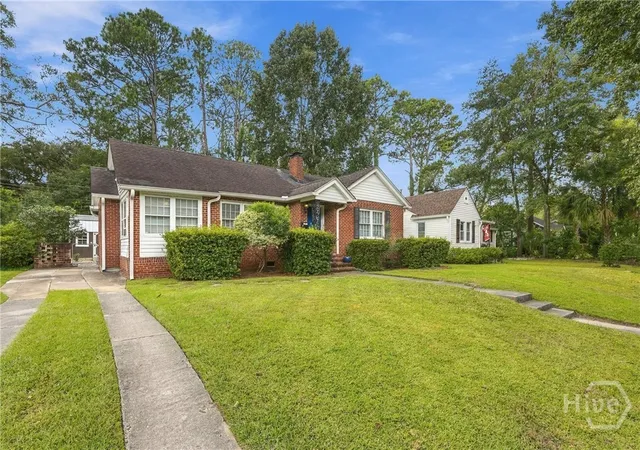 Photo 3 of Single family home for sale at 1309 E 52nd Street, Savannah, GA 31404 | MLS# SA366380 | Listing updated on 2026-10-29