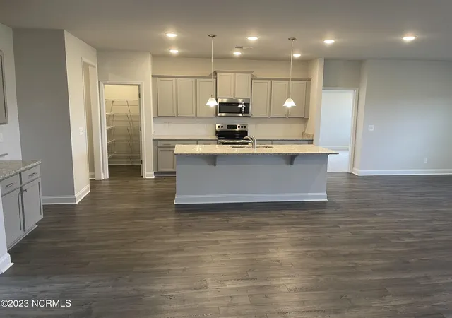 Photo 4 of Single family home for sale at 2138 Royal Pines Dr, New Bern, NC 28560 | MLS# 100603280 | Listing updated on 2026-09-13