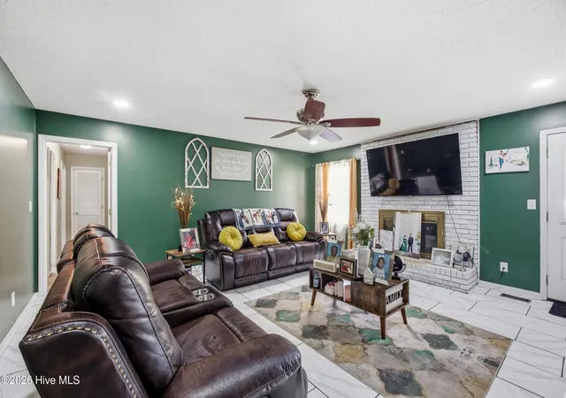 Photo 4 of Single family home for sale at 152 Walnut St, Barnwell, SC 29812 | MLS# 100603347 | Listing updated on 2026-10-15