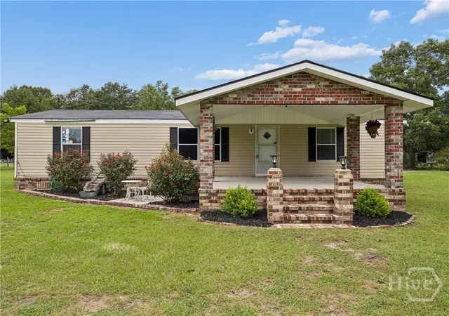 Photo 1 of Manufactured home for sale at 230 Revis Blocker Rd Ne, Glennville, GA 30427 | MLS# SA364121 | Listing updated on 2026-09-09