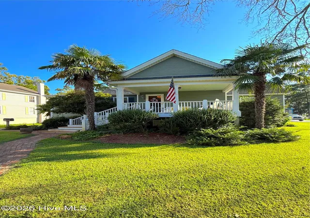Photo 2 of Single family home for sale at 690 E Main St, Belhaven, NC 27810 | MLS# 100601161 | Listing updated on 2026-09-11