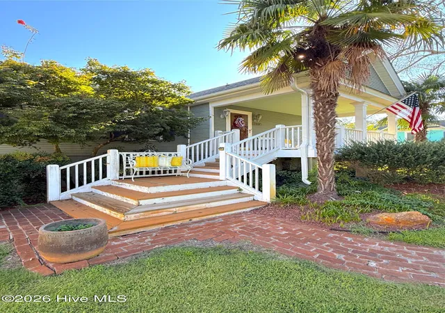 Photo 3 of Single family home for sale at 690 E Main St, Belhaven, NC 27810 | MLS# 100601161 | Listing updated on 2026-09-11