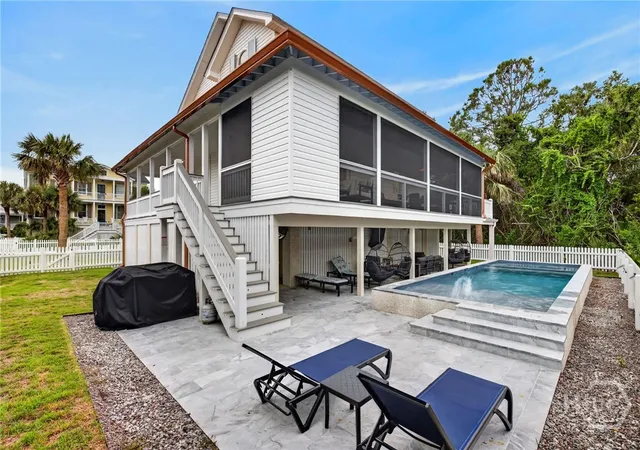 Photo 3 of Single family home for sale at 4 Palmwood Ct, Tybee Island, GA 31328 | MLS# SA358995 | Listing updated on 2026-09-14