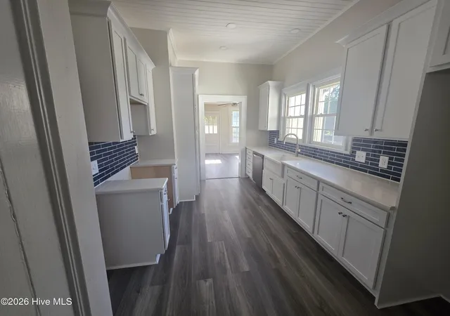 Photo 4 of Single family home for sale at 107 N Broad St, Roseboro, NC 28382 | MLS# 100601911 | Listing updated on 2026-09-19